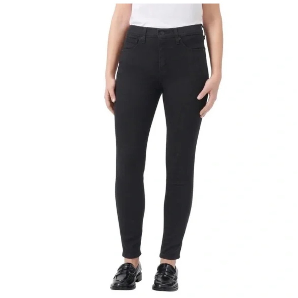 Kirkland Signature‎ High rise  Black Skinny Jeans- NWT.